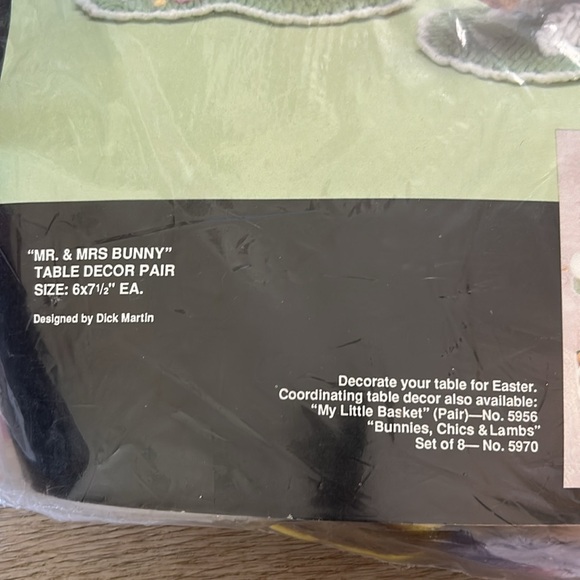 Vintage Bucilla Pre-Cut Plastic Canvas Kit Mr & Mrs Bunny 5968 NOS NIP 80s 90s - Picture 5 of 8